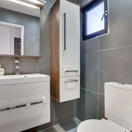 Ferienhaus Makenzy Star 2bd Duplex 300m From Larnaka