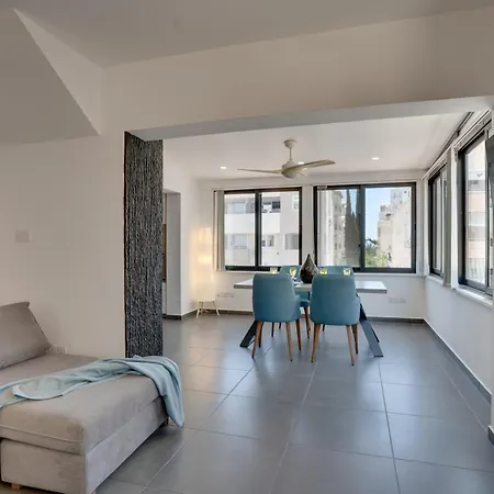 Tatil Evi Makenzy Star 2bd Duplex 300m From *