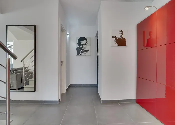 Makenzy Star 2bd Duplex 300m From Ferienhaus *