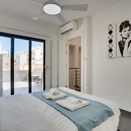 Makenzy Star 2bd Duplex 300m From *