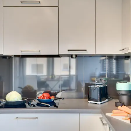 Makenzy Star 2bd Duplex 300m From Ferienhaus *