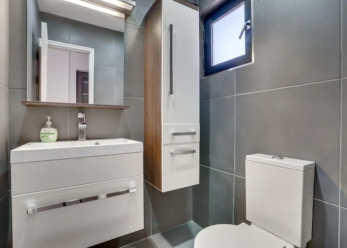 Сasa de vacaciones Makenzy Star 2bd Duplex 300m From Lárnaca