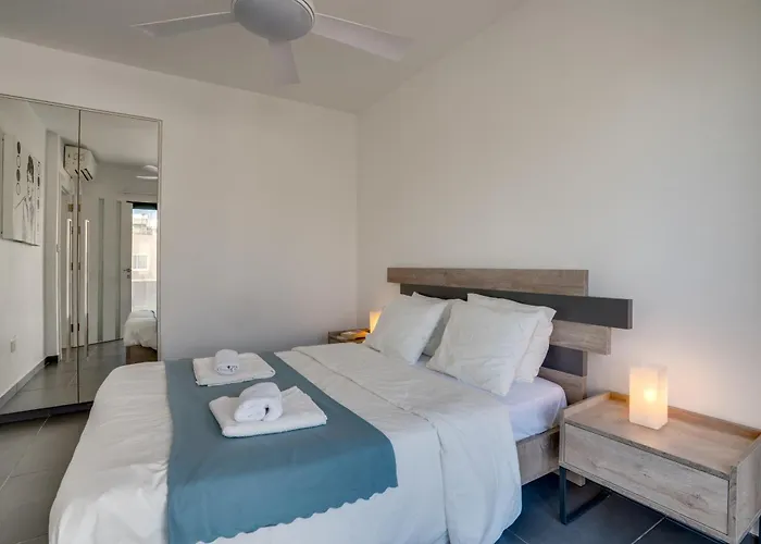 Makenzy Star 2bd Duplex 300m From Сasa de vacaciones Lárnaca