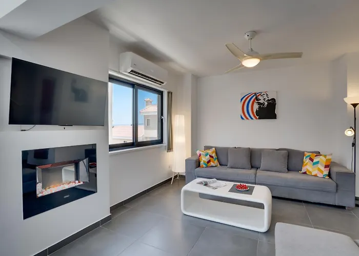 Dom wakacyjny Makenzy Star 2bd Duplex 300m From *